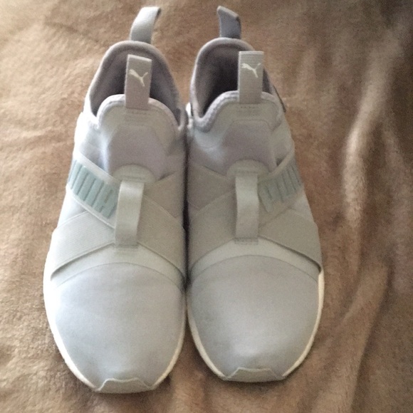 puma trainers with elastic strap